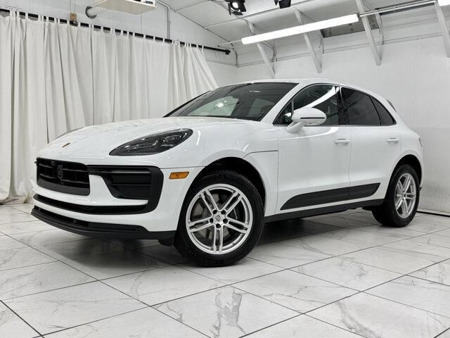 2026 PORSCHE Macan