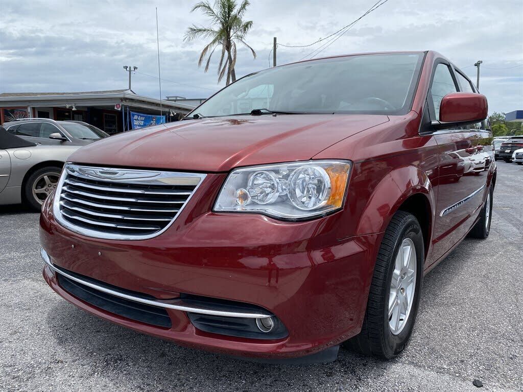 2011 CHRYSLER Town and Country