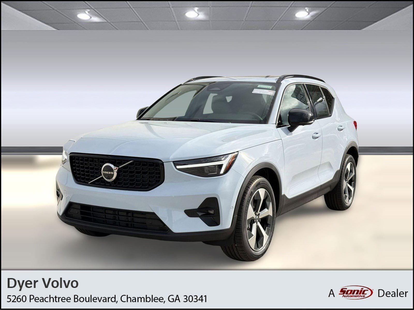 2026 VOLVO XC40