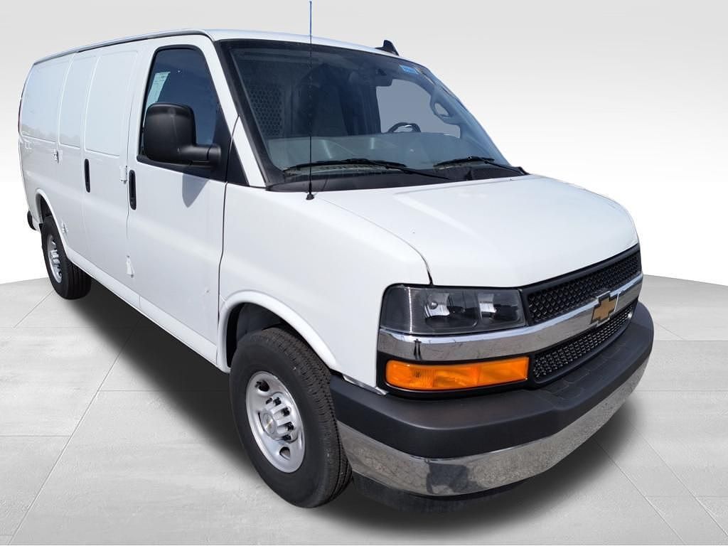 2025 CHEVROLET Express