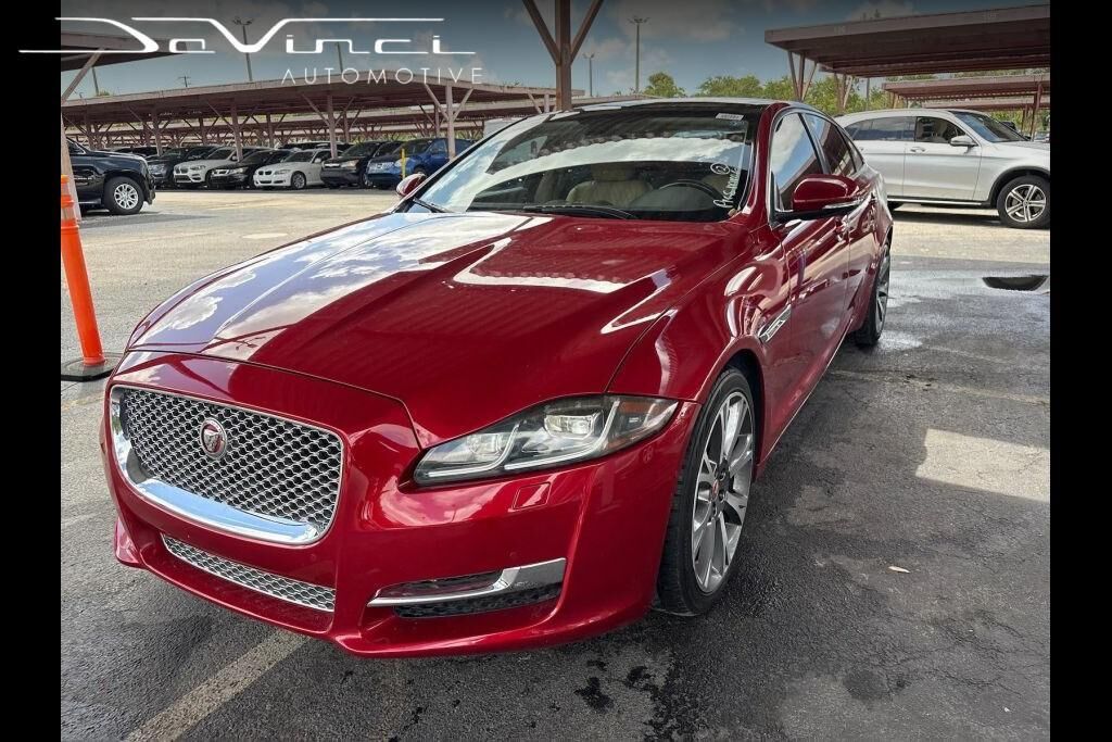 2016 JAGUAR XJ
