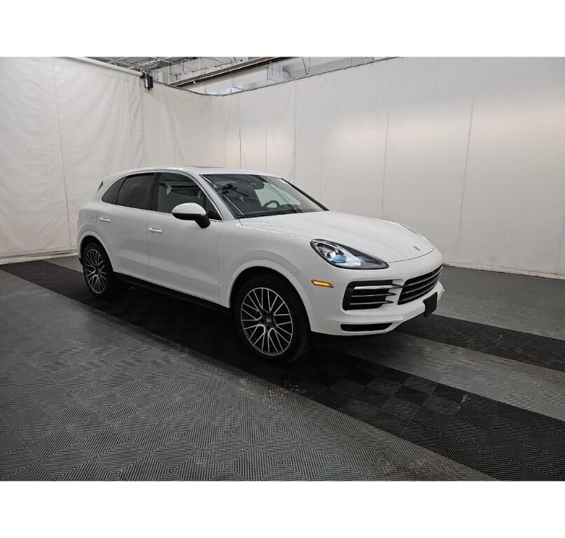 2023 PORSCHE Cayenne