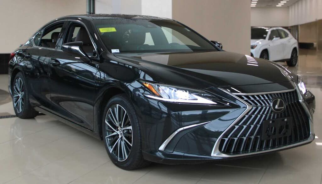 2024 LEXUS ES