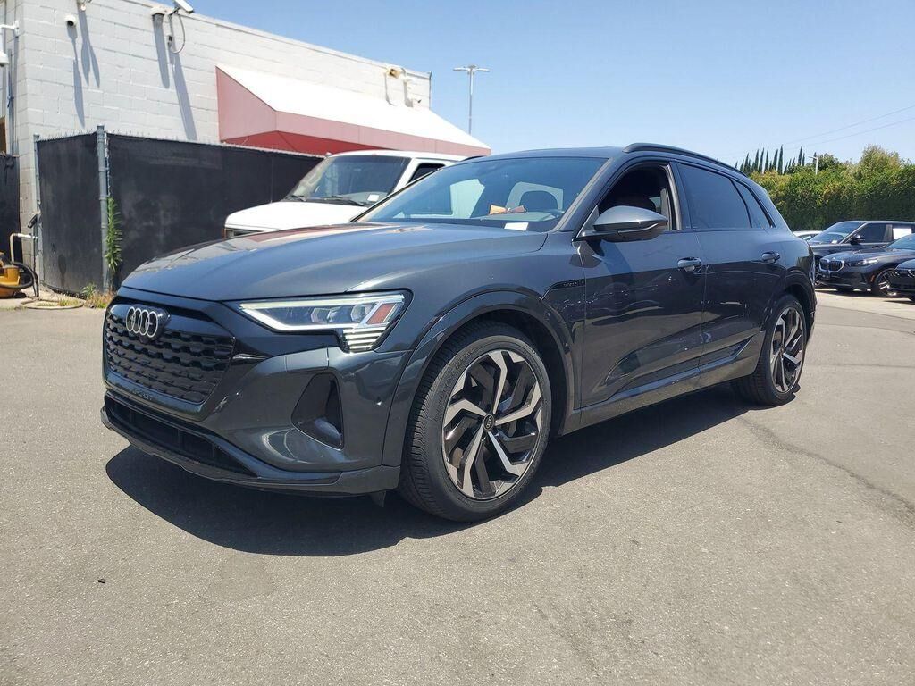 2024 Audi Q8
