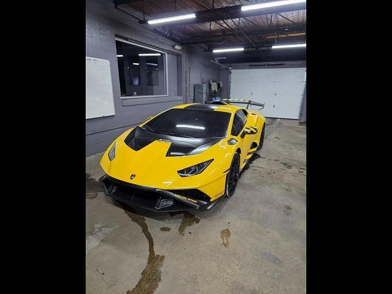 2022 LAMBORGHINI Huracan STO