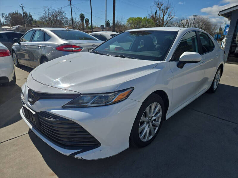 2019 TOYOTA Camry