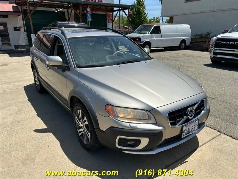 2013 VOLVO XC70