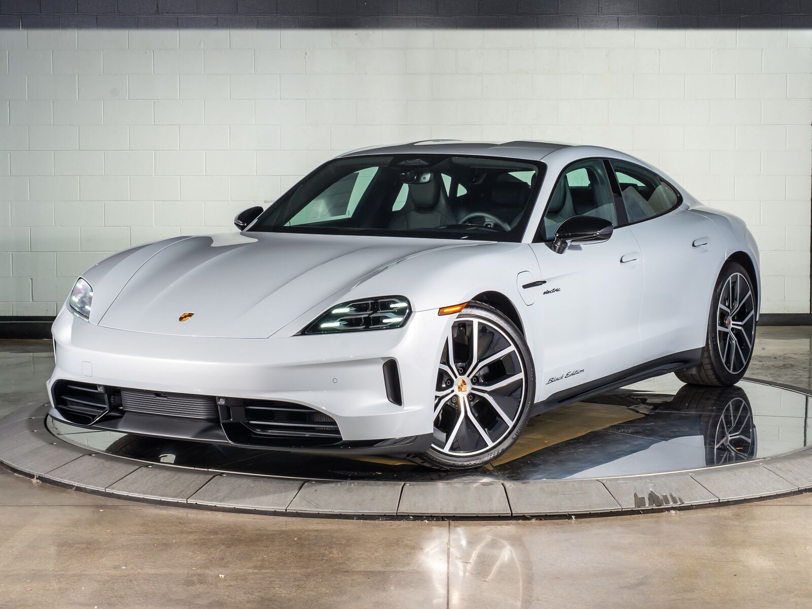2026 PORSCHE Taycan
