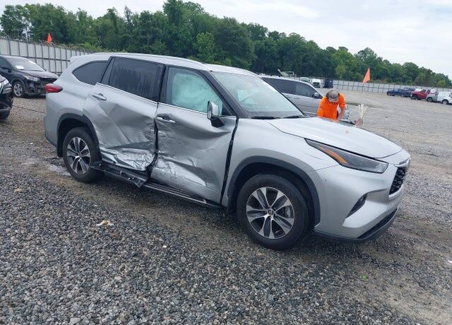 2023 TOYOTA Highlander