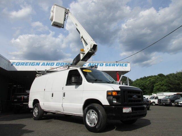 2011 FORD E-350