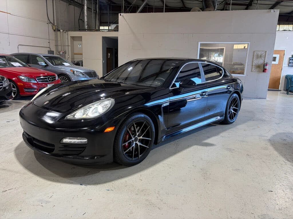2011 PORSCHE Panamera