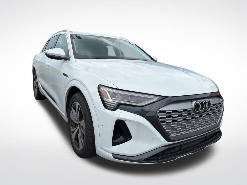 2024 Audi Q8