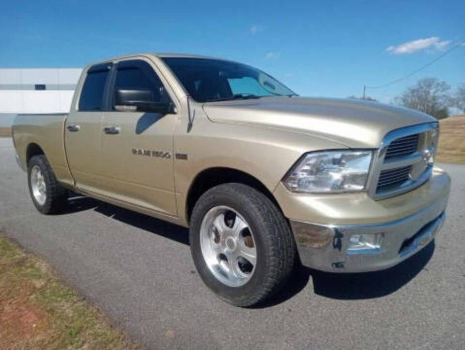 2011 DODGE Ram