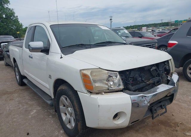 2004 NISSAN Titan