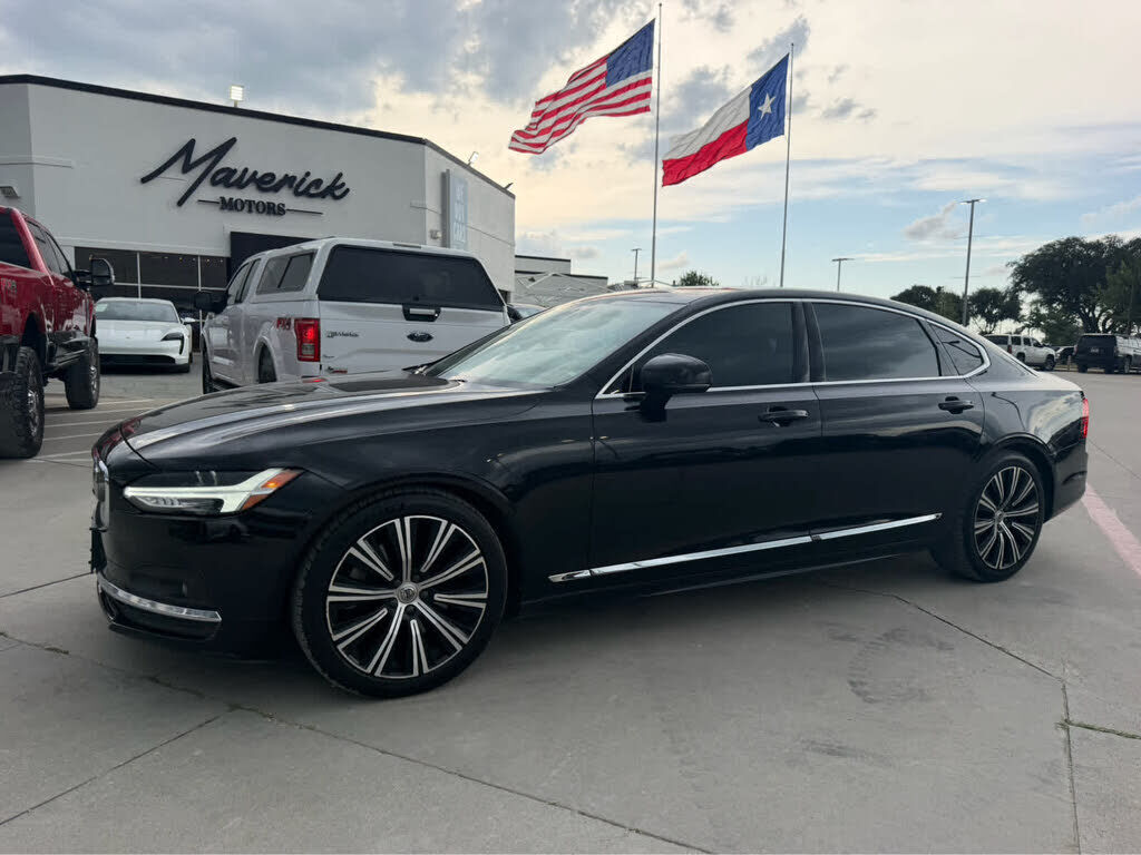 2023 VOLVO S90