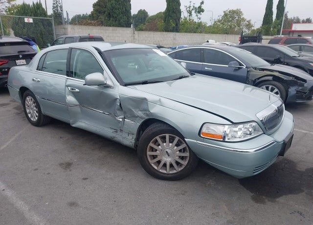 2007 LINCOLN Town Car