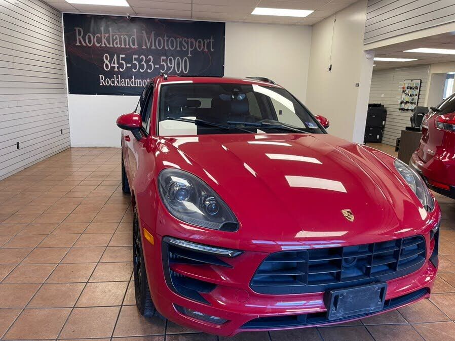 2018 PORSCHE Macan