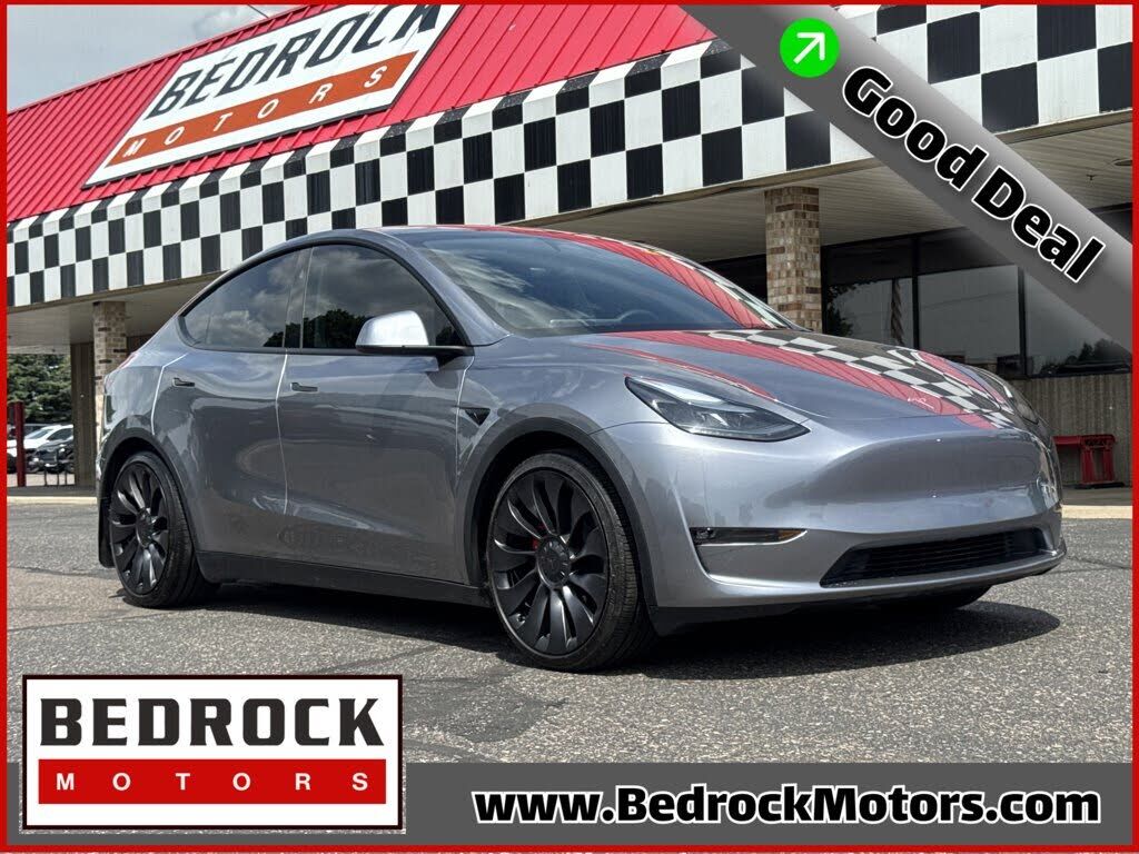 2025 TESLA Model Y