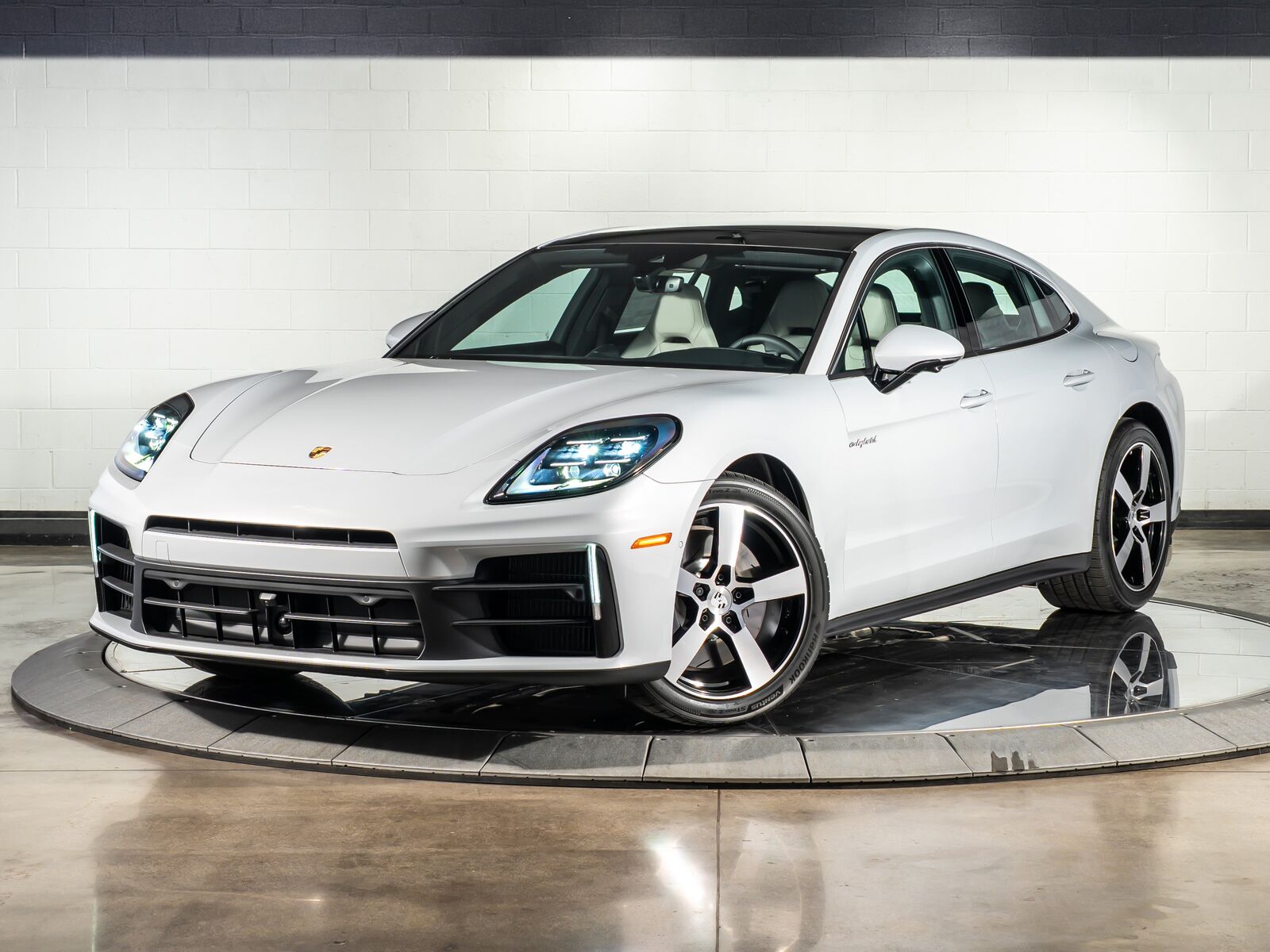 2026 PORSCHE Panamera