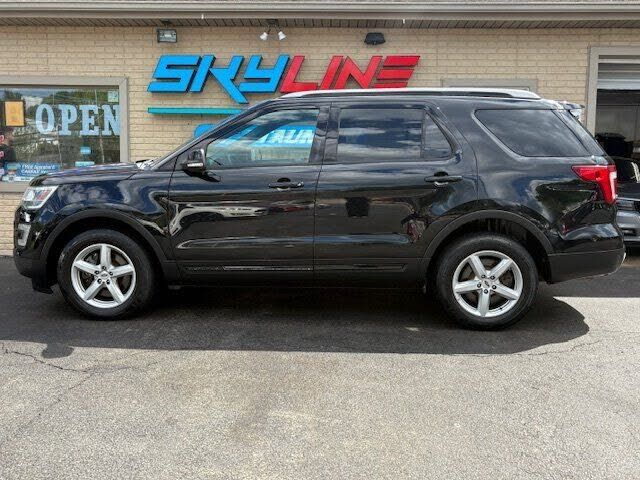 2017 FORD Explorer
