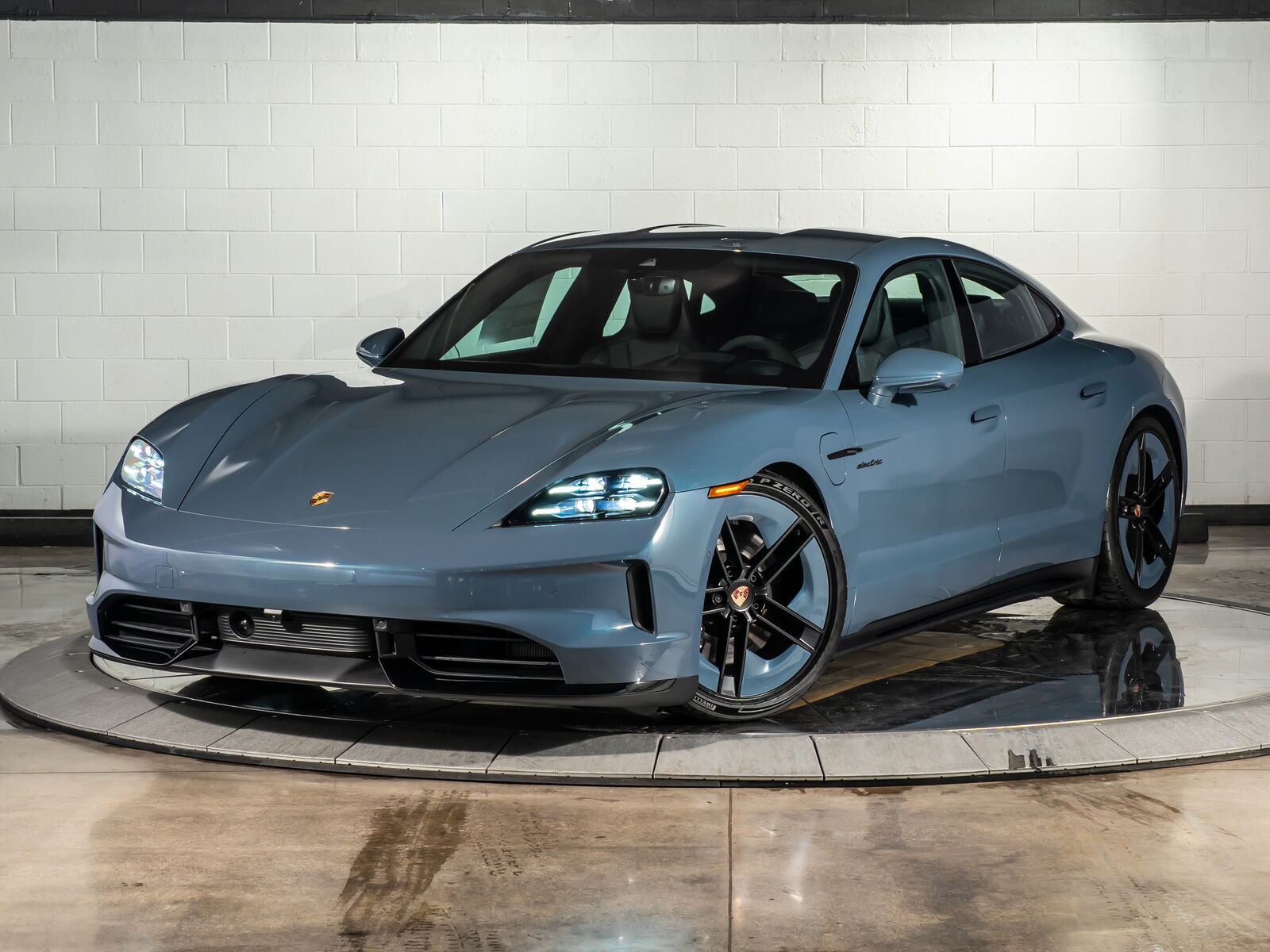 2026 PORSCHE Taycan