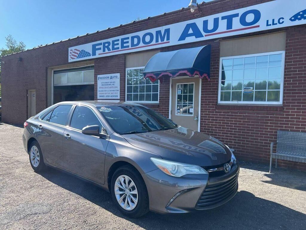 2016 TOYOTA Camry