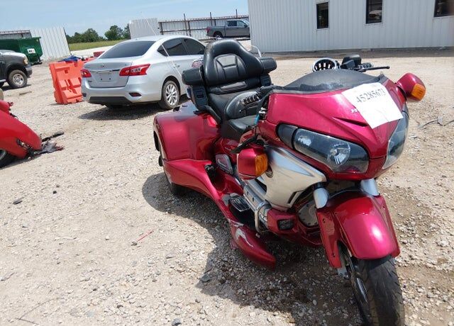 2012 HONDA GL1800