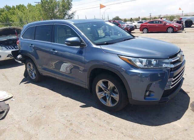 2018 TOYOTA Highlander