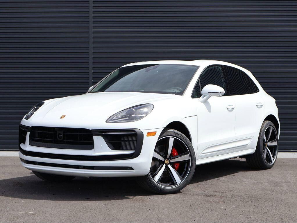 2026 PORSCHE Macan