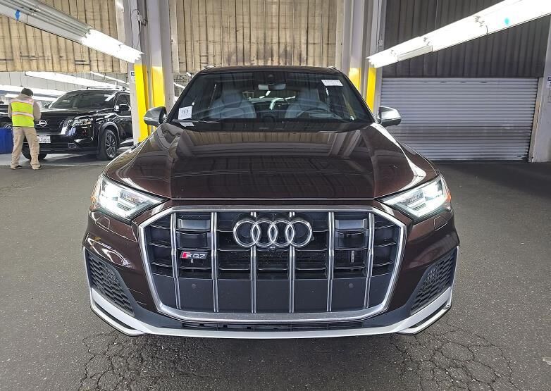 2022 Audi SQ7