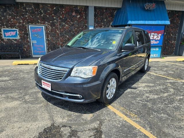 2013 CHRYSLER Town and Country