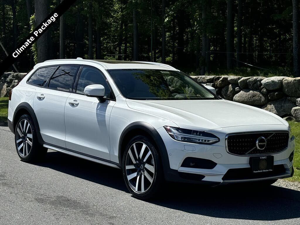 2023 VOLVO V90CC