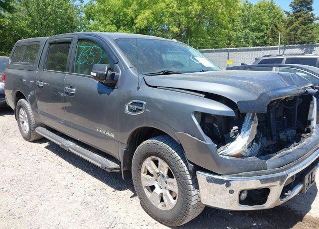 2017 NISSAN Titan