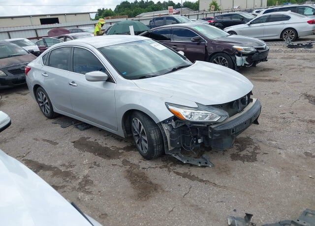 2017 NISSAN Altima