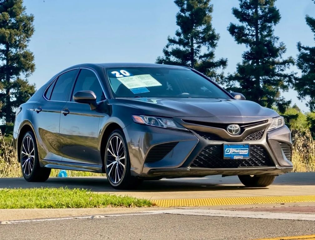 2020 TOYOTA Camry