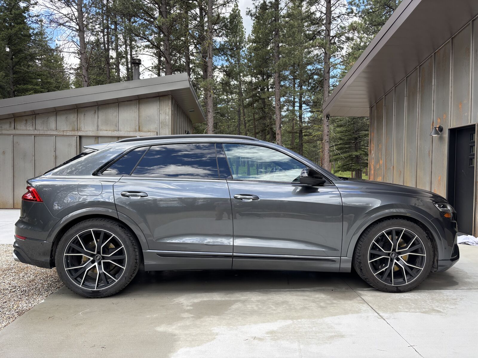 2022 AUDI SQ8