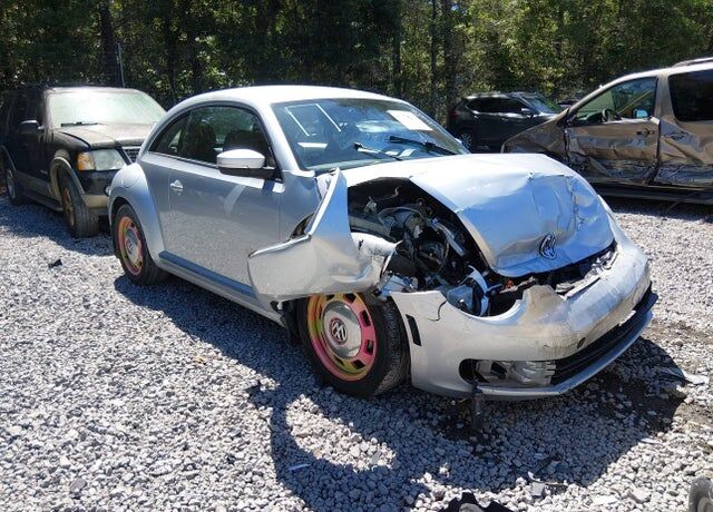 2015 VOLKSWAGEN Beetle