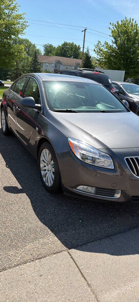 2011 BUICK Regal