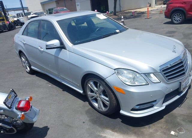 2013 MERCEDES-BENZ E-Class