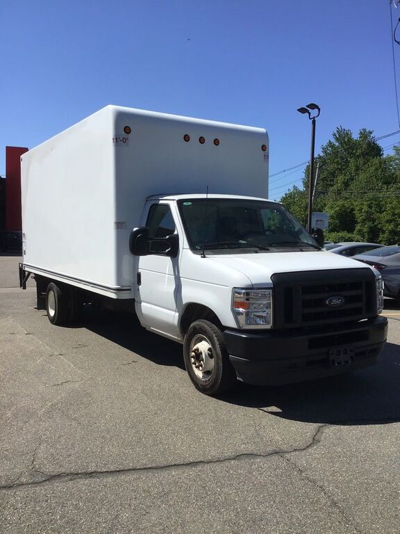 2024 FORD E-350