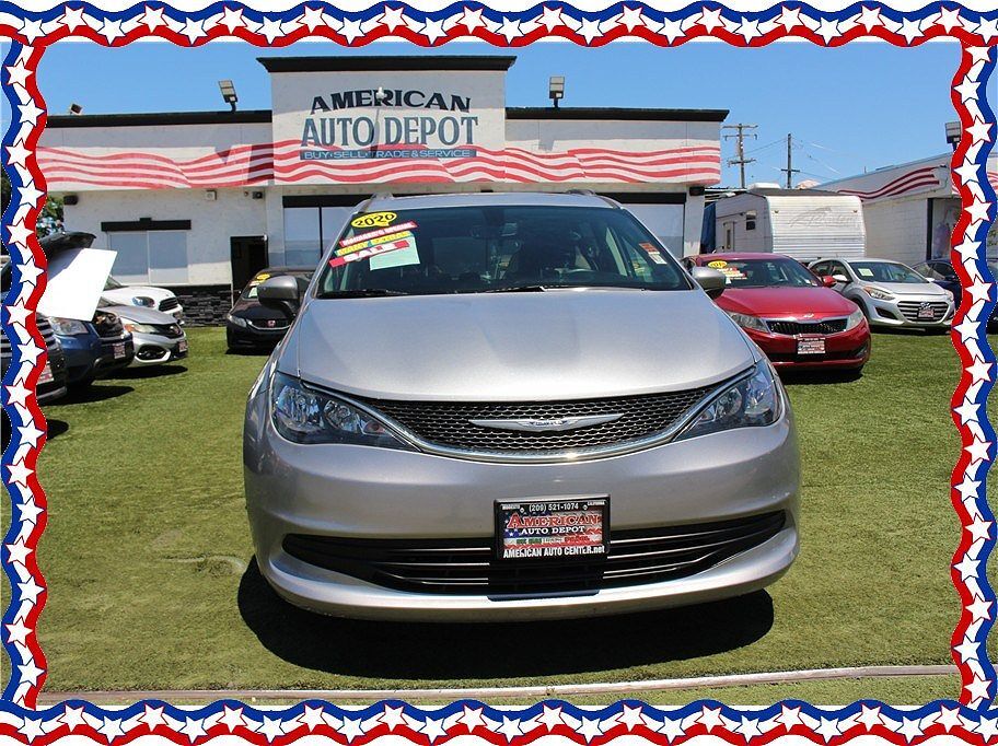 2020 CHRYSLER Voyager