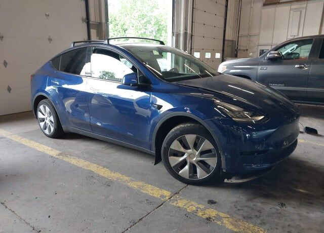 2022 TESLA Model Y