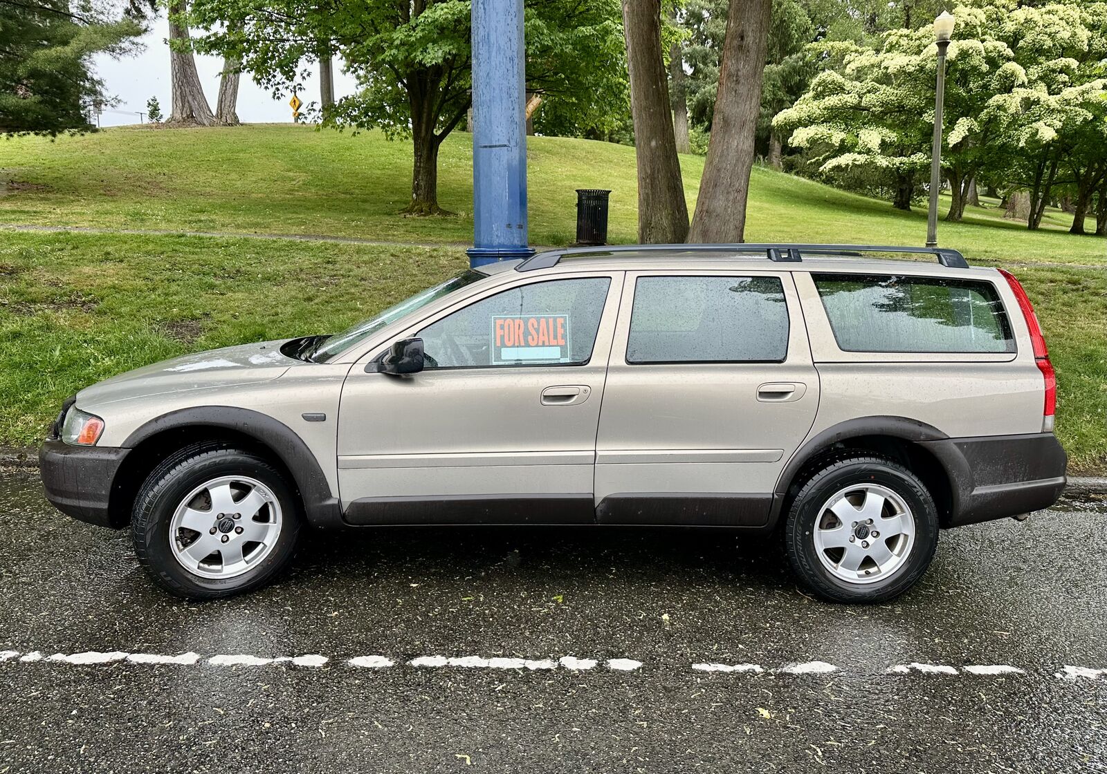 2002 VOLVO V70