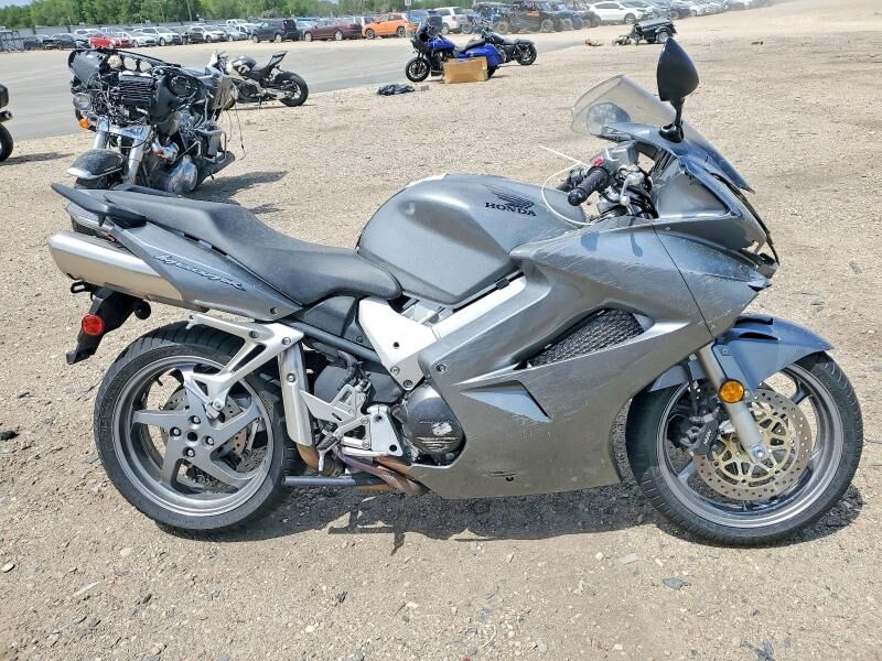 2008 HONDA VFR800