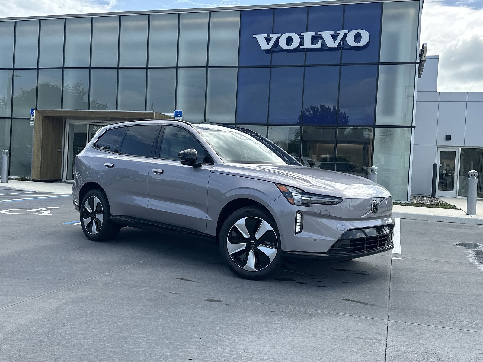 2026 VOLVO EX90