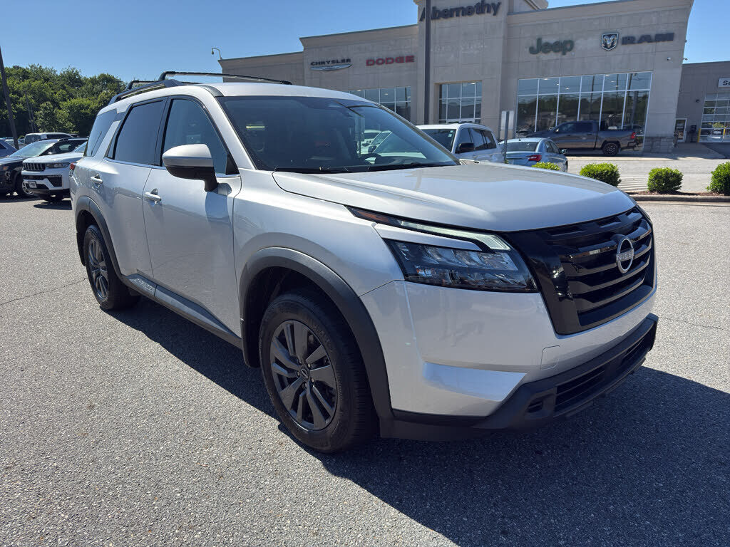 2023 NISSAN Pathfinder