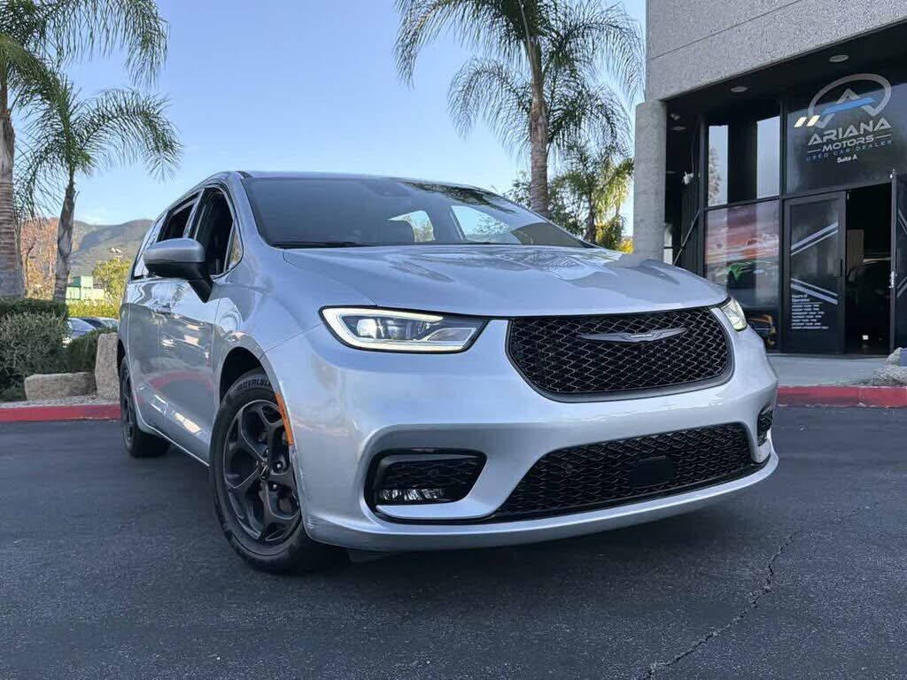 2023 CHRYSLER Pacifica