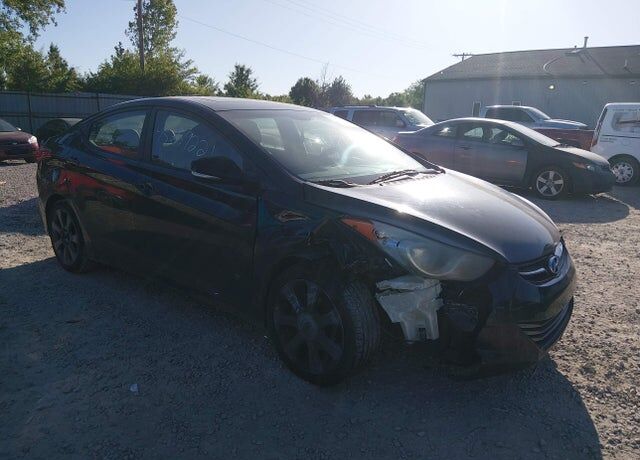 2011 HYUNDAI Elantra