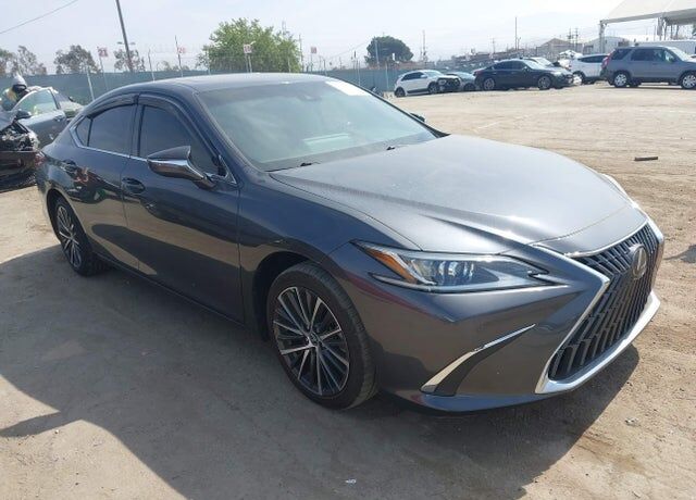 2022 LEXUS ES