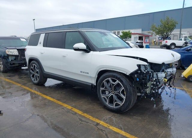 2026 RIVIAN R1S